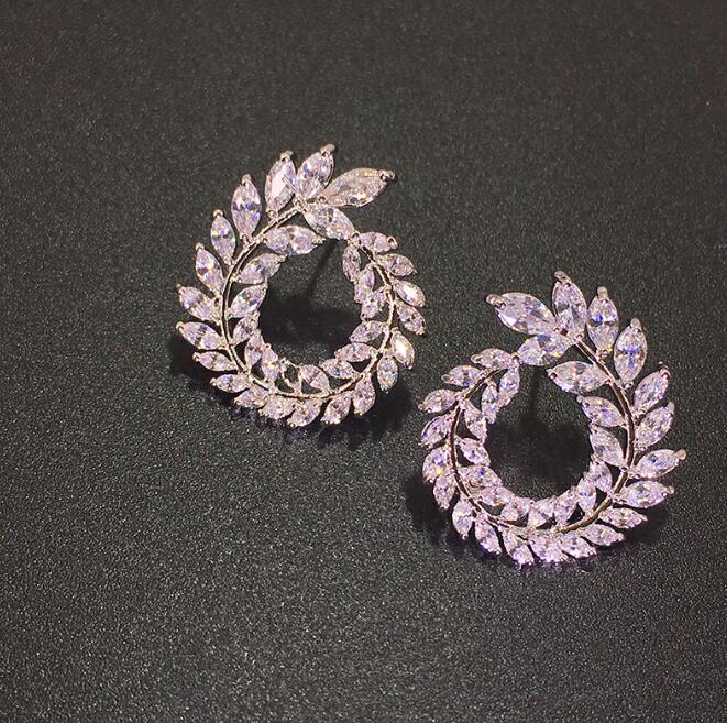 Creative Personality Leaf Rhinestone Earrings Geometric Big Round Earrings