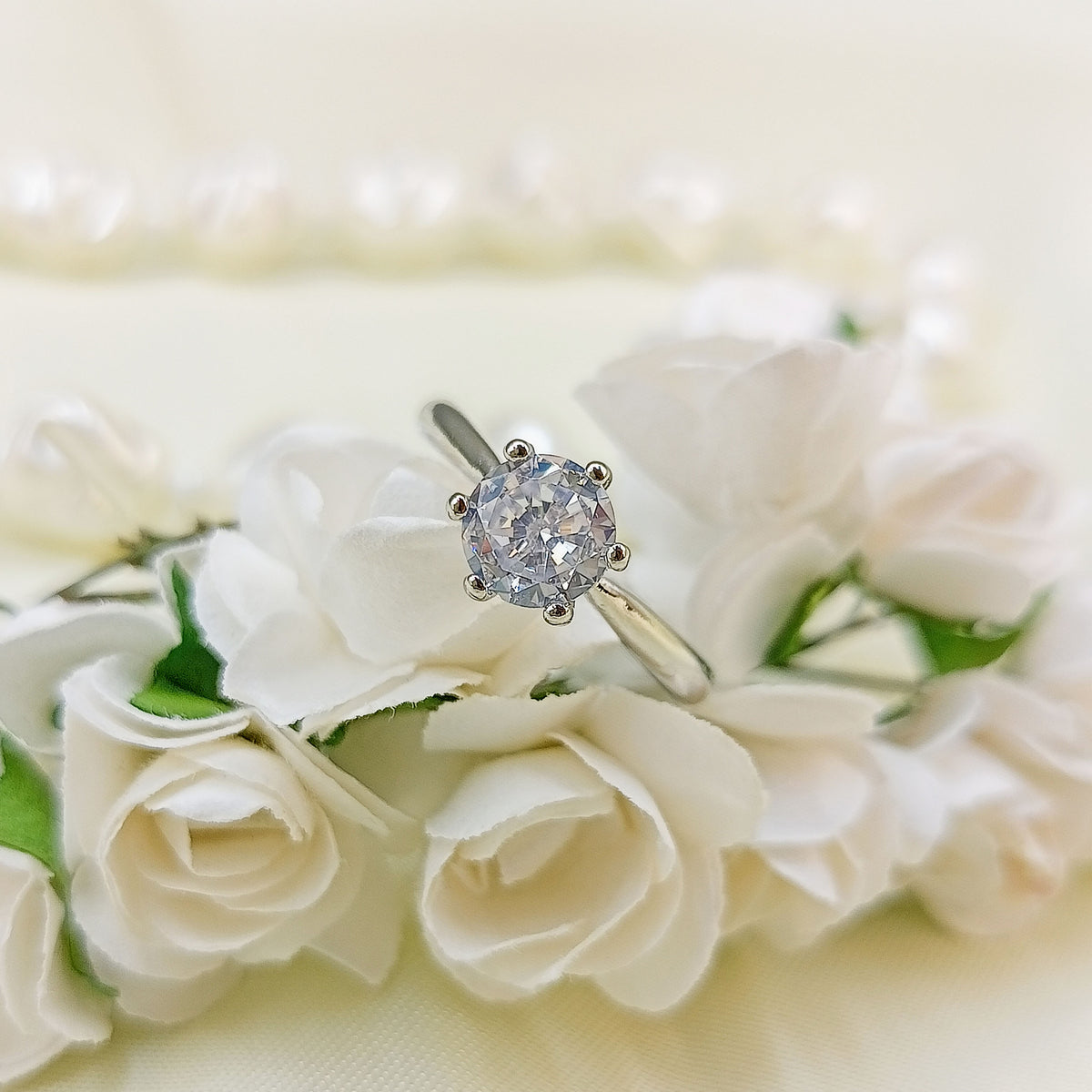 Elegant Zircon Platinum Plated Women's Adjustable Ring