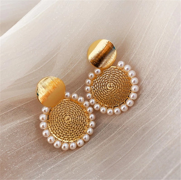Geometric Round Pearls Elegant Designs Drop Earrings