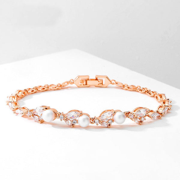 New Classic Leaf Zircon Charm White Rose Gold Color Pearl Bracelet